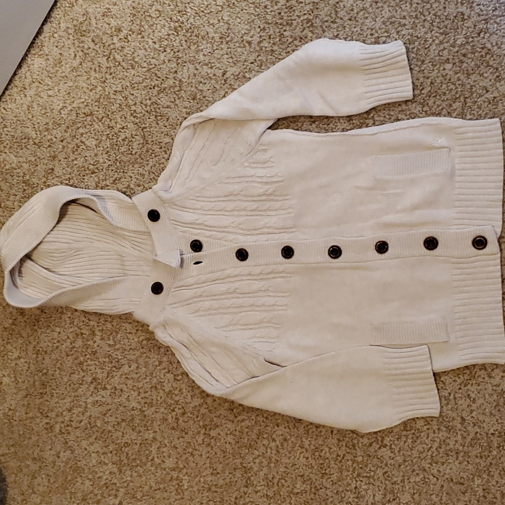 Cream American Eagle 3/4th sleeve sweater